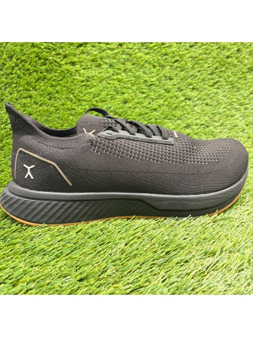 Flux Adapt Runner Black Gum Mens Size 10 Athletic Running Knit Shoes Sneakers